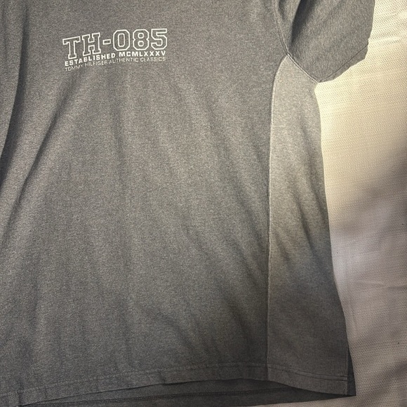 2/$30 Tommy Hilfiger Gray Split V-neck Collar Short Sleeve Shirt Size XXL - Picture 6 of 9